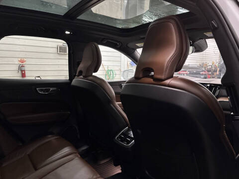 2022 Volvo XC60 B5 Inscription