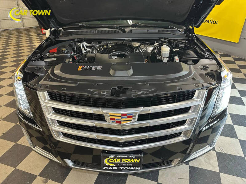 2018 Cadillac Escalade Luxury