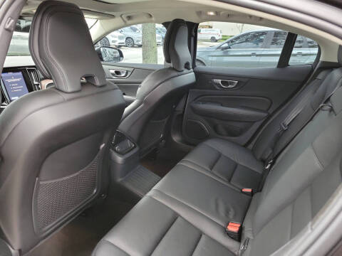 2024 Volvo S60 Recharge T8 Plus Dark Theme