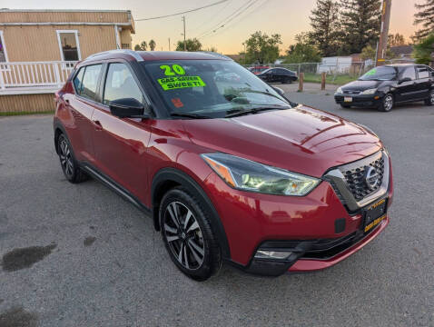 2020 Nissan Kicks SR