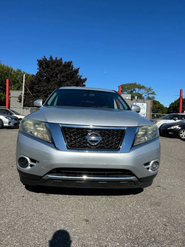 2013 Nissan Pathfinder S photo 3