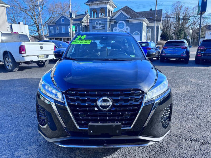 2024 Nissan Kicks SR