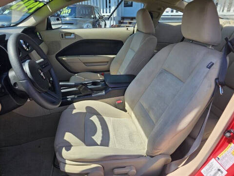 2008 Ford Mustang V6 Deluxe