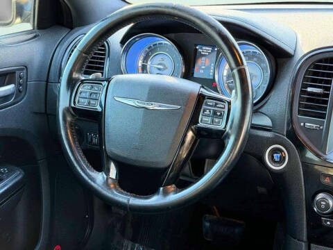 2012 Chrysler 300 S V6