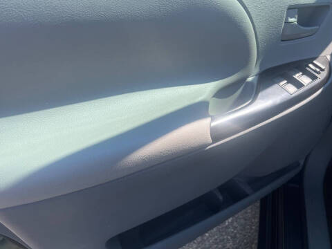 2011 Toyota Sienna LE 8-Passenger