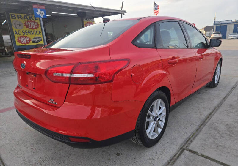 2015 Ford Focus SE photo 15