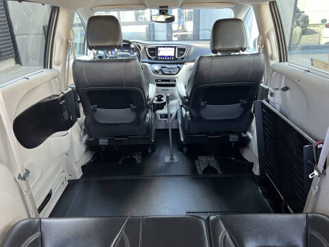 2017 Chrysler Pacifica Touring-L