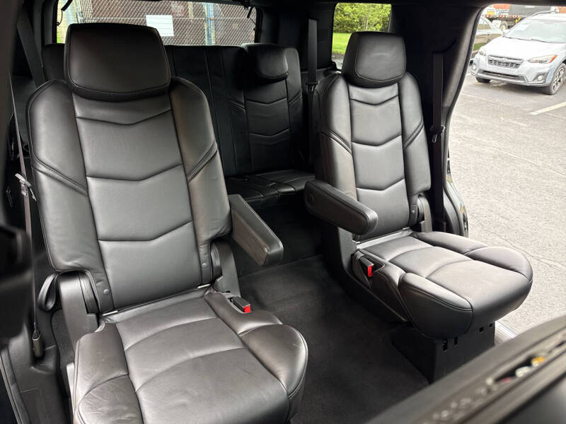 2018 Cadillac Escalade Platinum