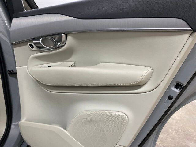 2025 Volvo XC90 B5 Core Bright Theme