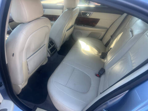 2009 Jaguar XF Premium Luxury