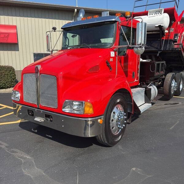 2008 Kenworth T300 asphalt patch truck
