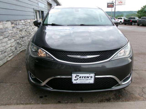 2017 Chrysler Pacifica Touring-L