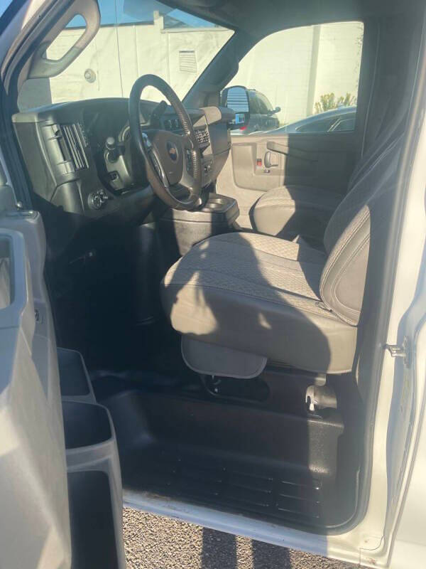 2017 Chevrolet Express 2500