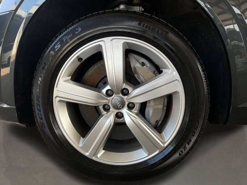 2019 Audi e-tron quattro Premium Plus