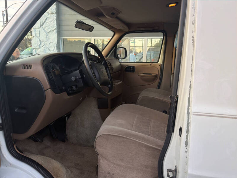 2000 Dodge Ram Van 1500