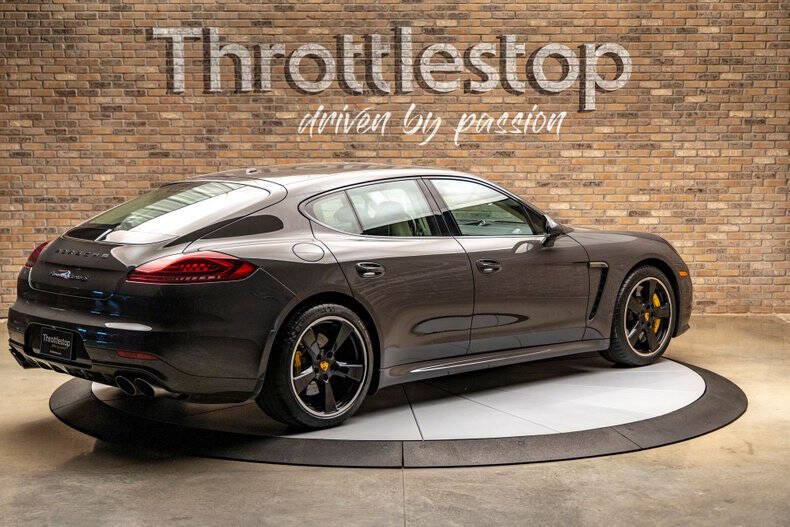 2016 Porsche Panamera
