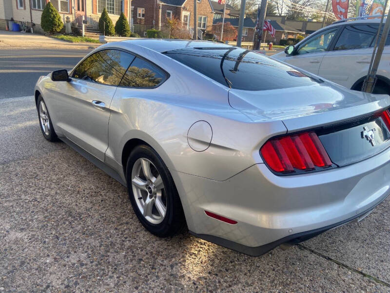 2016 Ford Mustang V6