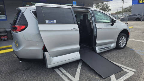 2024 Chrysler Pacifica Touring L