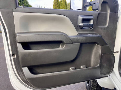 2022 Chevrolet Silverado 5500HD