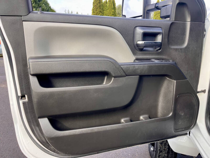 2022 Chevrolet Silverado 5500HD