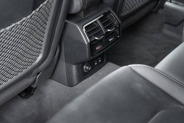 2022 Audi Q3 quattro S line Prem Plus 45 TFSI