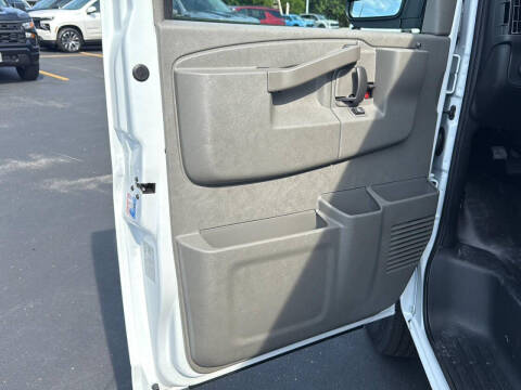 2025 Chevrolet Express 2500