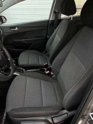 2022 Hyundai Accent SE