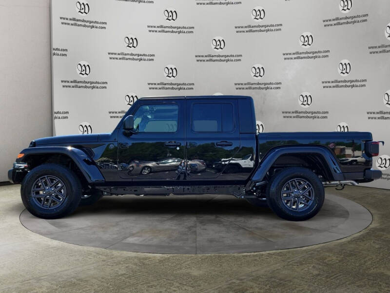 2024 Jeep Gladiator