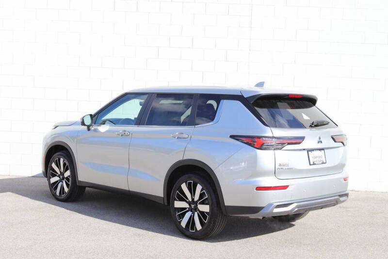 2025 Mitsubishi Outlander SE