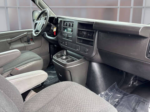 2024 Chevrolet Express 2500