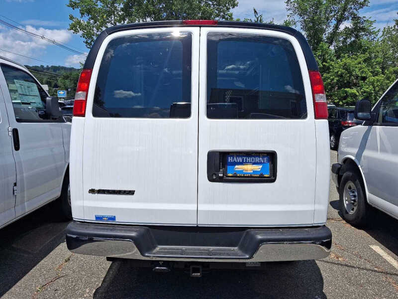 2025 Chevrolet Express 2500