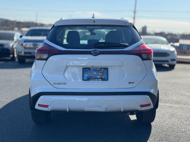 2023 Nissan Kicks SV