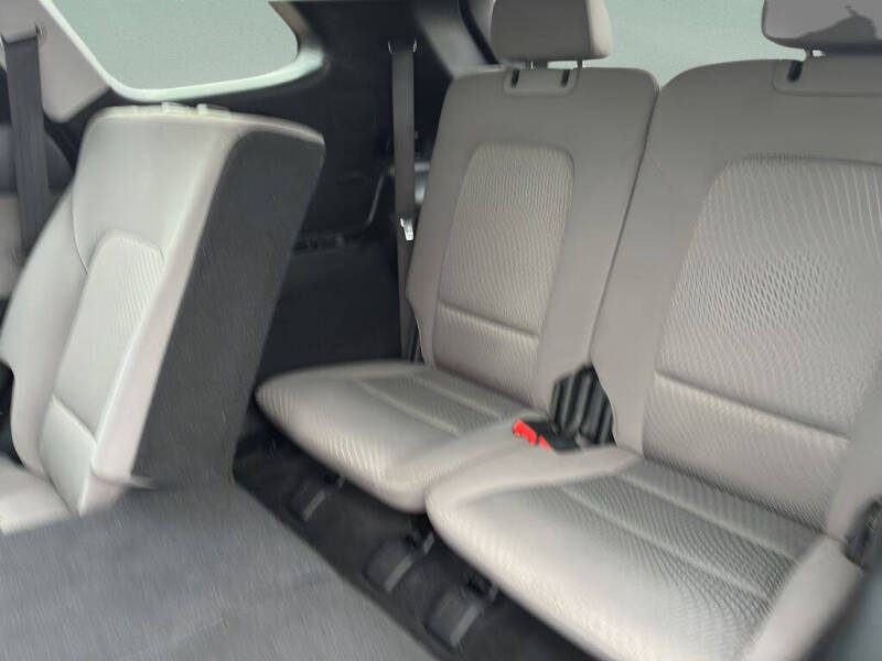 2018 Hyundai Santa Fe SE