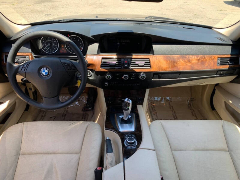 2010 BMW 5 Series 528i