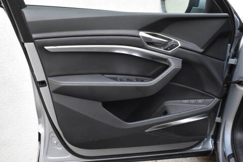 2021 Audi e-tron quattro Premium Plus