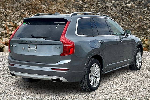 2017 Volvo XC90 T6 Momentum