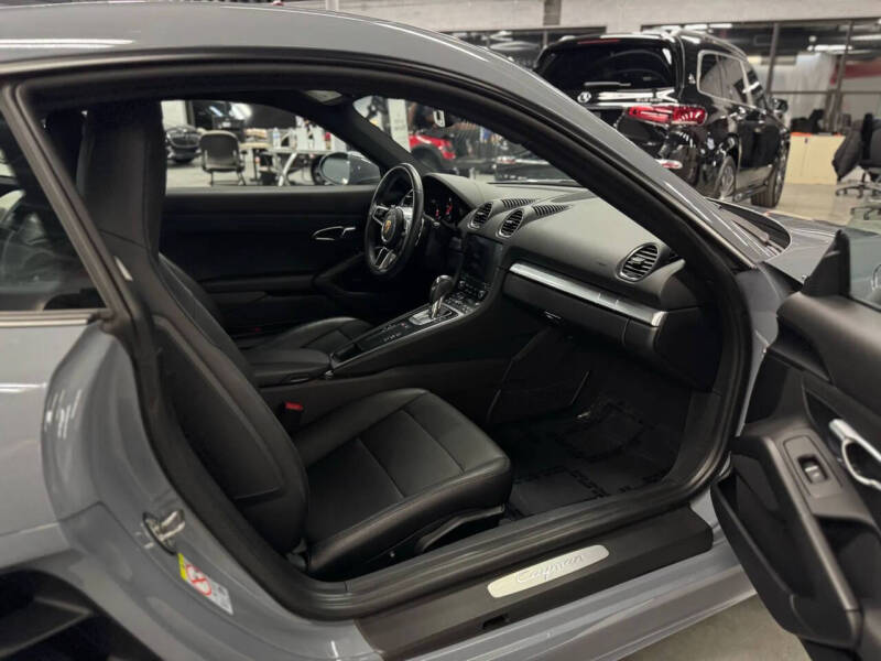 2024 Porsche 718 Cayman