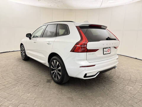2025 Volvo XC60 B5 Plus Dark Theme