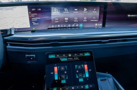 2025 Cadillac Escalade IQ Luxury 2