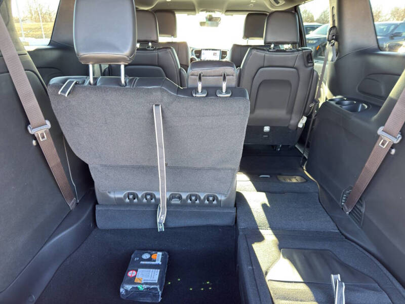 2026 Chrysler Voyager LX