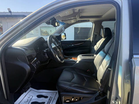 2016 Cadillac Escalade Luxury Collection