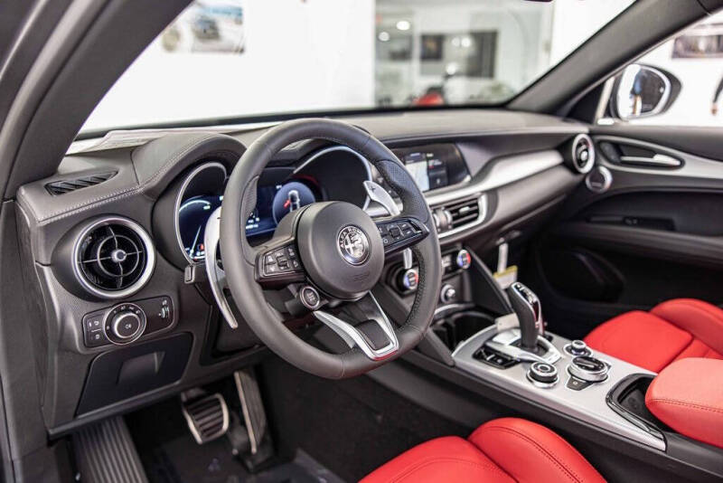 2025 Alfa Romeo Stelvio