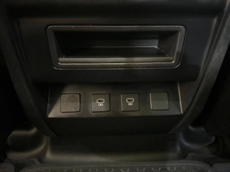 2023 Land Rover Defender 110 X-Dynamic SE