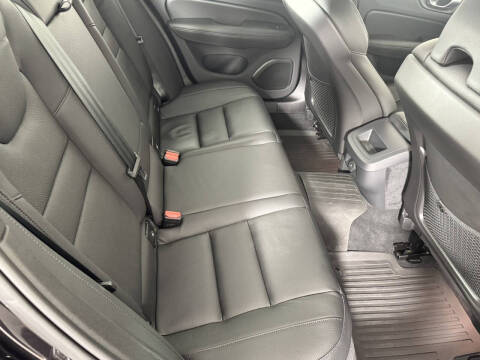 2024 Volvo S60 B5 Plus Dark Theme