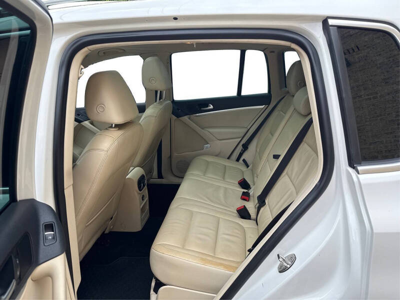 2012 Volkswagen Tiguan LE