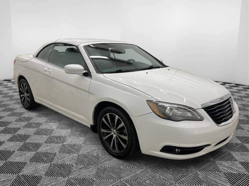 2014 Chrysler 200 S