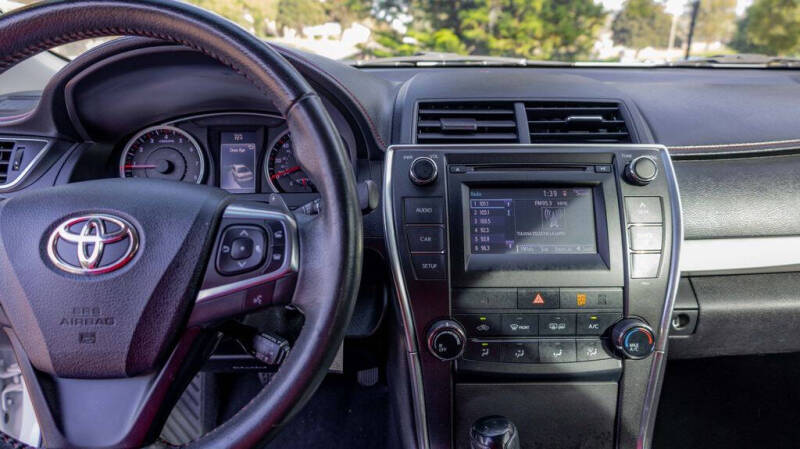 2017 Toyota Camry SE