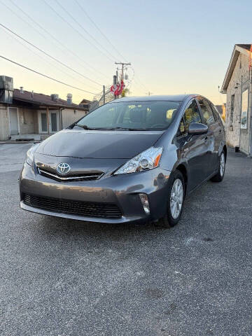 2014 Toyota Prius v Five