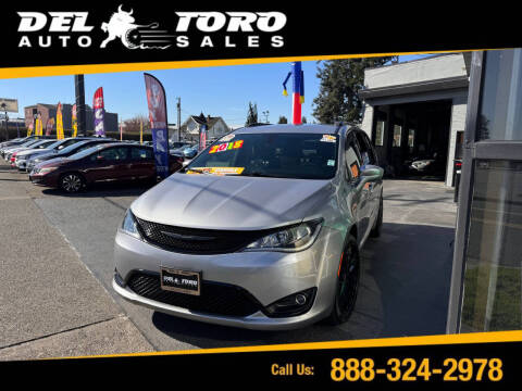 2018 Chrysler Pacifica for sale at DEL TORO AUTO SALES in Auburn WA