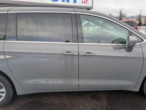 2022 Chrysler Pacifica Touring